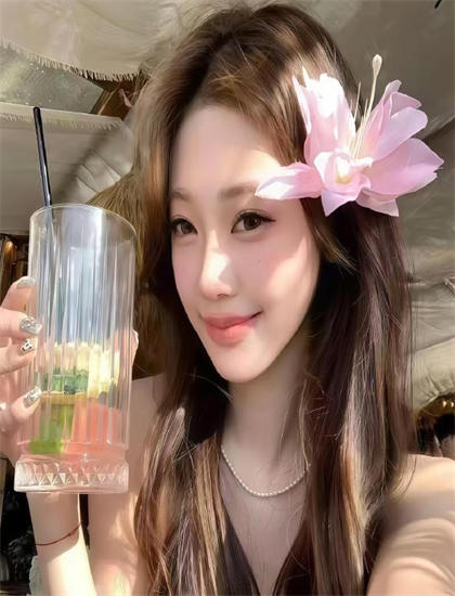 人物解析长跑八年：探索编剧的叙事结构与情节设计 理解角色塑造的艺术